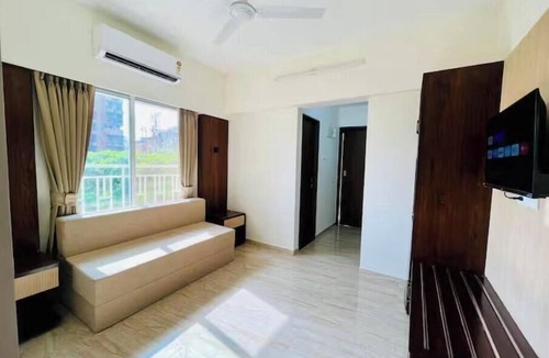 Kandivali East Apartment | 1BHK suite near Mindspace, Malad west