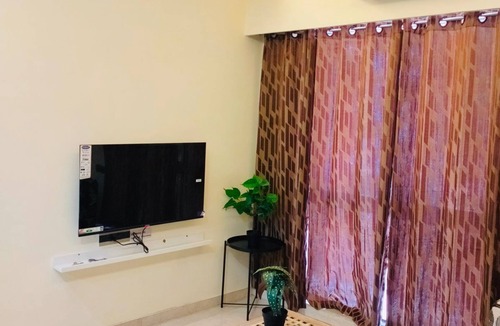 Kurla Apartment | 1BR Service Apartment B-104 BKC By Florastays