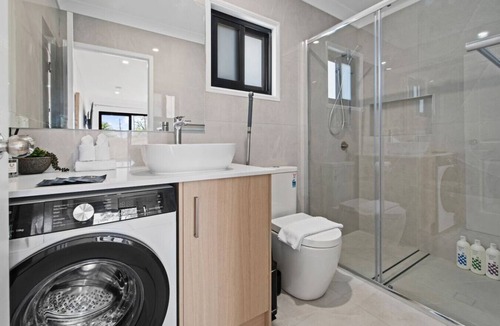 Macgregor House | 1BR Walk to Westfield | Ideal for Solo Stays