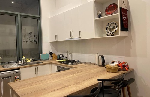 Hampton Condo | 2 bed apartment for up to 6 people in awesome beachside Hampton