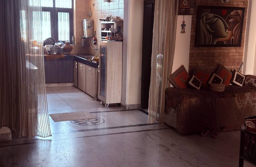 Aundh Apartment | 2-bedroom apartment in wonderful Pune with cool AC