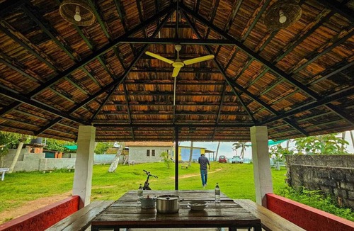 Quilon Cottage | 20 meter to private beach/2BR/thodiyil BeachView
