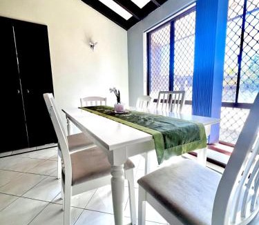 Booragoon House | 20 OFF Affortable Long Stay 4 Queen Bed House Near Uni City Swan River