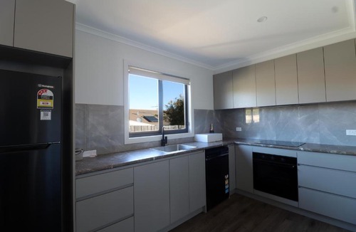 Macgregor House | 2Bedroom 2Bath Modern Home