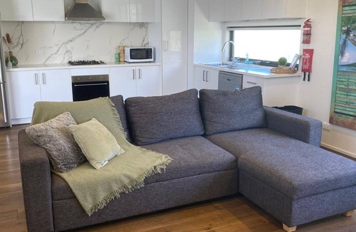 Pascoe Vale South House | 2Bedroom Tranquil Townhouse CLOSE TO CITY AND AIRPORT