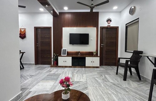 Hyderabad Apartment | 2Bhk Cozy HomeStay at filmnagar