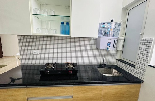 Malad East Apartment | 2BR Service apartment C - 1207 Malad by Florastays