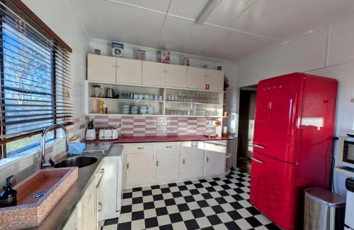 Blackbutt North House | 3 bed cottage nestled at centre of 21 acres in Blackbutt