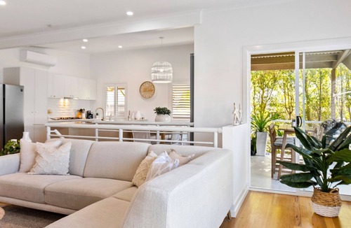 Alexandra Headland House | 3 bedroom beach home just minutes walk to the beach