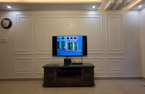 Adyar Apartment | 305 Home Stay
