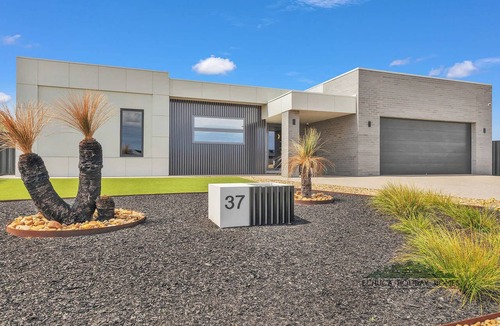Moama House | 37 Sand Piper