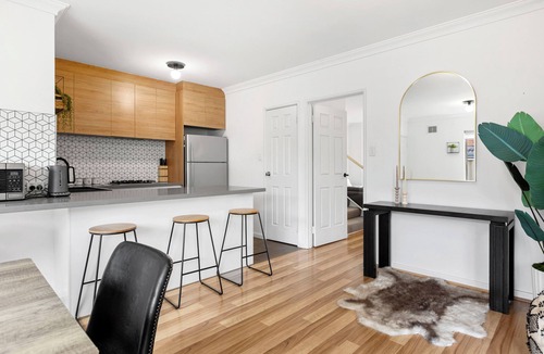 Applecross House | 3BR Serene Family Retreat in Prestigious Suburb
