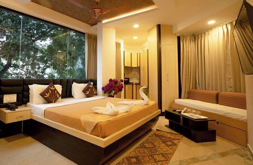 5th Block Hotel | 4 Seasons Suites
