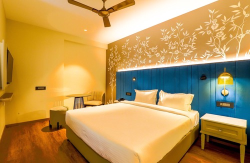 Amer Fort Road Hotel | 7 Apple Hotel Jal Mahal Jaipur