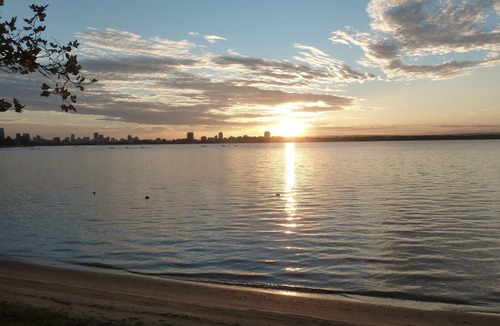 Gold Coast City House | A Classical Relaxation Resort for a family of 4 -6 in Christmas and/or New year