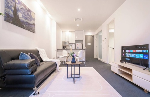 Melbourne Central Business District Apartment | A great city pad to suit all! This spacious `open plan' designed apartment is a must to inspect