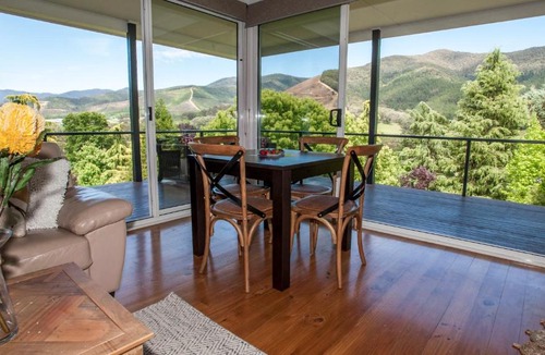 Wandiligong Cabin | Abbys Cottages Bright