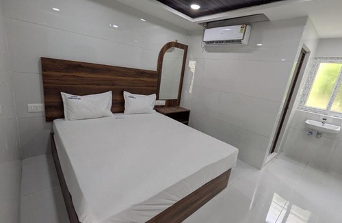 Velankanni Hotel | Abidharpp