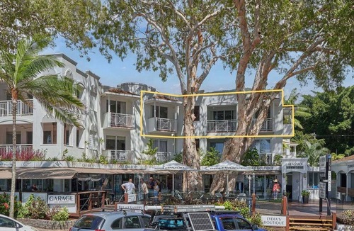 Palm Cove Apartment | Absolute Beach Front 1 Bedroom Apartment Palm Cove