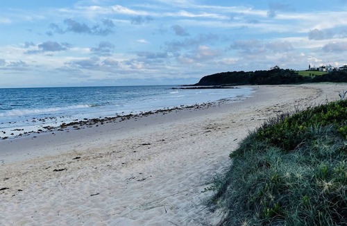 Diamond Beach House | Absolute beachfront holiday home with private heated pool