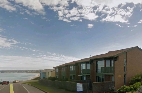 Port Elliot Apartment | Absolute Beachfront Port Elliot | Ocean Views | Sleeps 8 | Family Holiday Accommodation