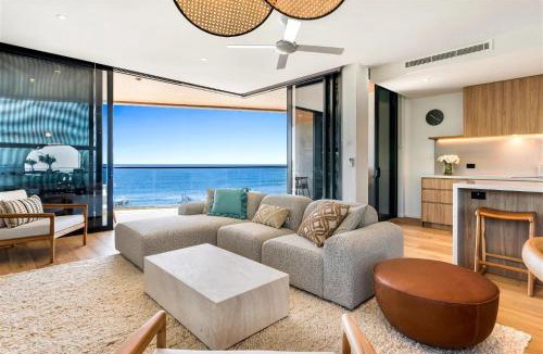 Coolum Beach House | Absolute Beachfront Luxury Apartment