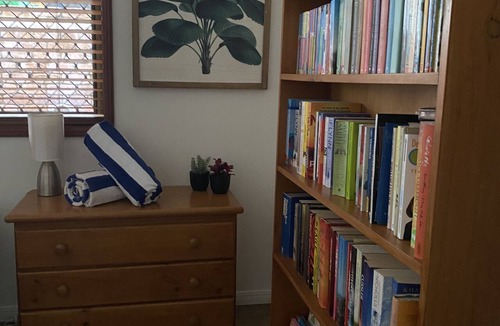 Wurtulla House | Absolute beachfront- Bush, Beach, Dogs, Relax!