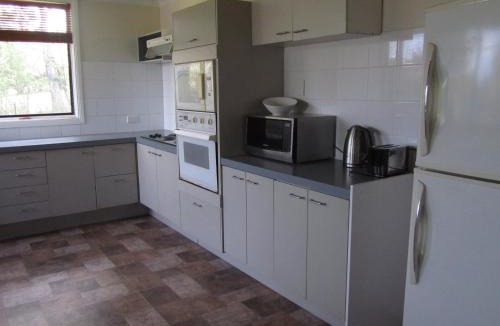 Tumbarumba House | Acacia Cottage