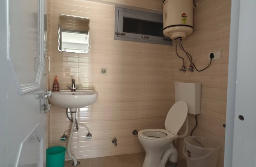 Bashisht House | Adorable 4-bedroom farmhouse in charming Vashist perfect for relaxing