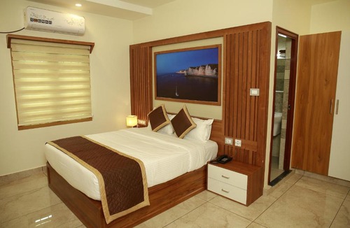 Kumbalam Hotel | AGS Residency