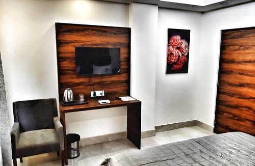 South West House | Airport Hotel Delhi Aerocity