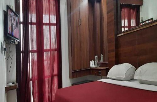 White Town Hotel | Ajantha Beach Guest House