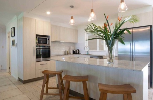 Mission Beach House | Alani - Absolute Beachfront