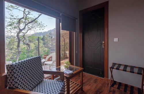 Nainital Hotel | Alaya Stays Amara Aether