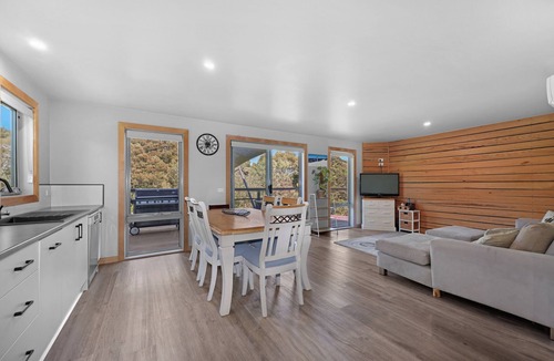 Merrijig House | Alpine Edge Retreat - Gateway to Mount Buller