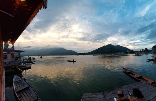 Dal Lake Hotel | Alzira Luxury Houseboat