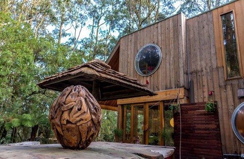 Benwerrin Cabin | Amazing Weekend Getaway Retreat Located near Melbourne, Victoria