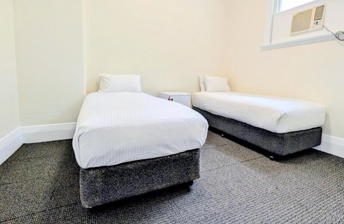 Adelaide Central Business District Hotel | Ambassadors Hotel