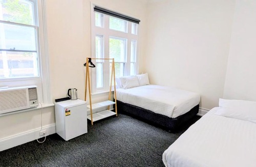 Adelaide Central Business District Hotel | Ambassadors Hotel