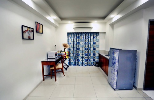Vastrapur Apartment | Apartment 1 - The Park Residency in Ahmedabad