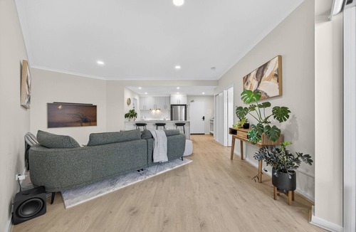 Perth Apartment | Apartment with Balcony & Parking Perth