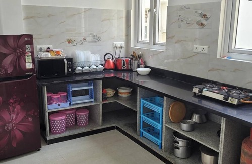 Shaikpet Apartment | APT 8 3-bedroom apartment in adorable Hyderabad with WiFi, AC