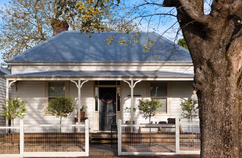 Trentham House | Arichonan House in the heart of Trentham