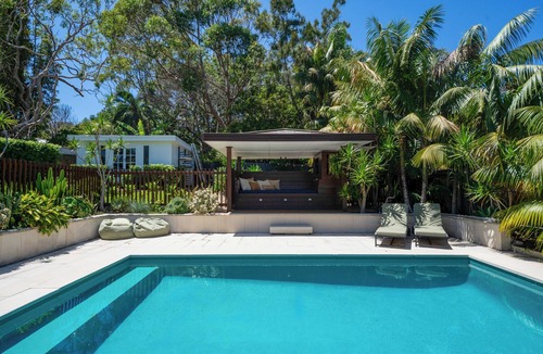 Avalon Beach House | Aroha Avalon - Luxury Pool & Beach Escape.