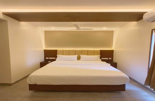 Udumalaipettai Hotel | Arthana Grand Inn