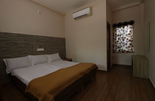 Bommayapalayam Hotel | Auro Farms