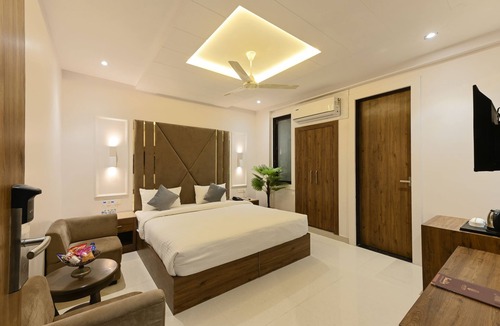 Agra Hotel | Avalon Palms Agra