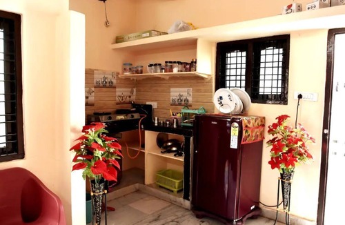 Begumpet Apartment | AVN301 - Lovely 1 Bedroom, AC, Wifi, Kitchen set