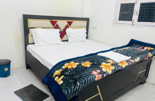 Faizabad Hotel | AVSAR Ram Stay