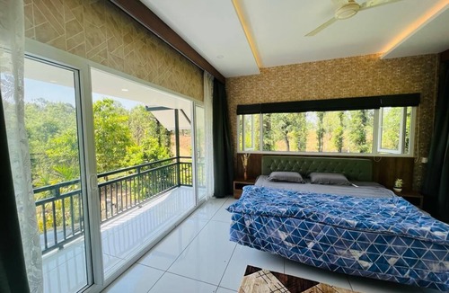 Naduvattam House | Awesome 2-bedroom estate in adorable Gudalur perfect for relaxing stays